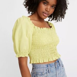 Levi’s NWT Smocked Top‎